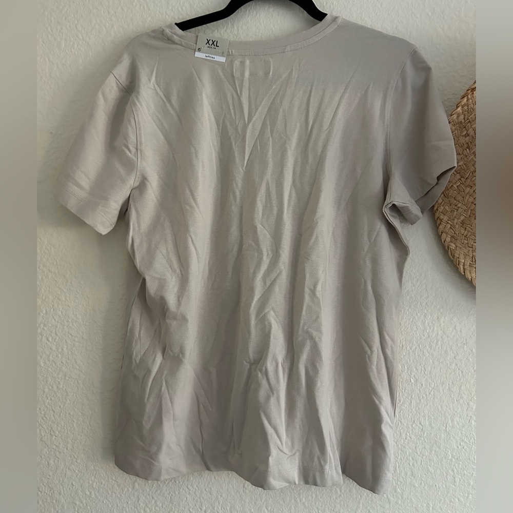 Lefties T-Shirt - Picture 2 of 3